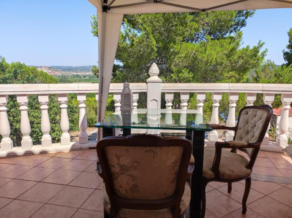Chateau Angelique Villa Montroy Exterior photo